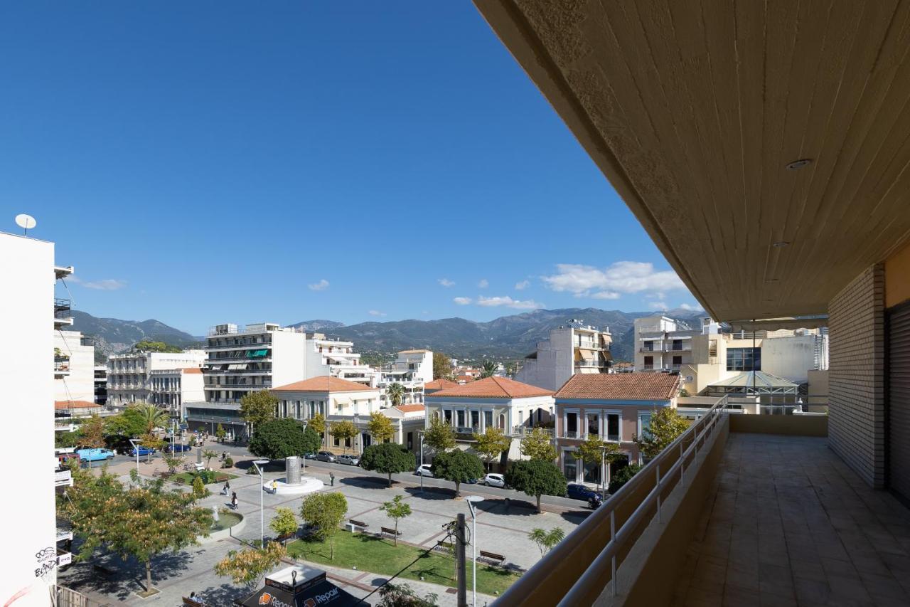 Spacious View Of Central Square Kalamata Exteriör bild